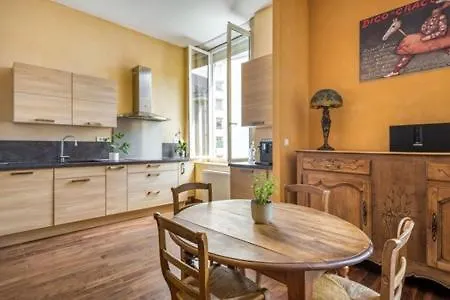 בית הארחה English Guesthouse *